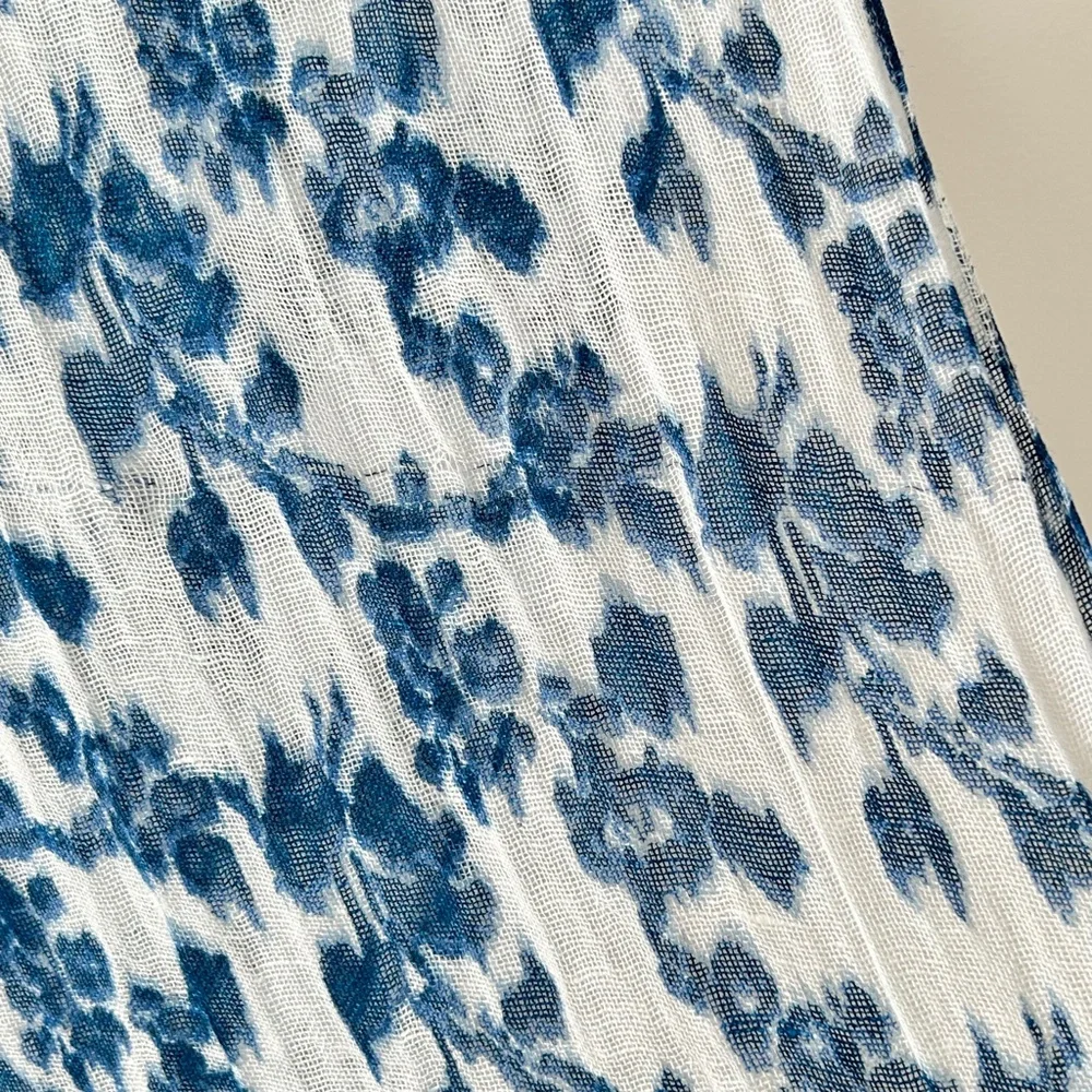 Gap Linen Blue & White Long Floral Scarf - Picture 12 of 16